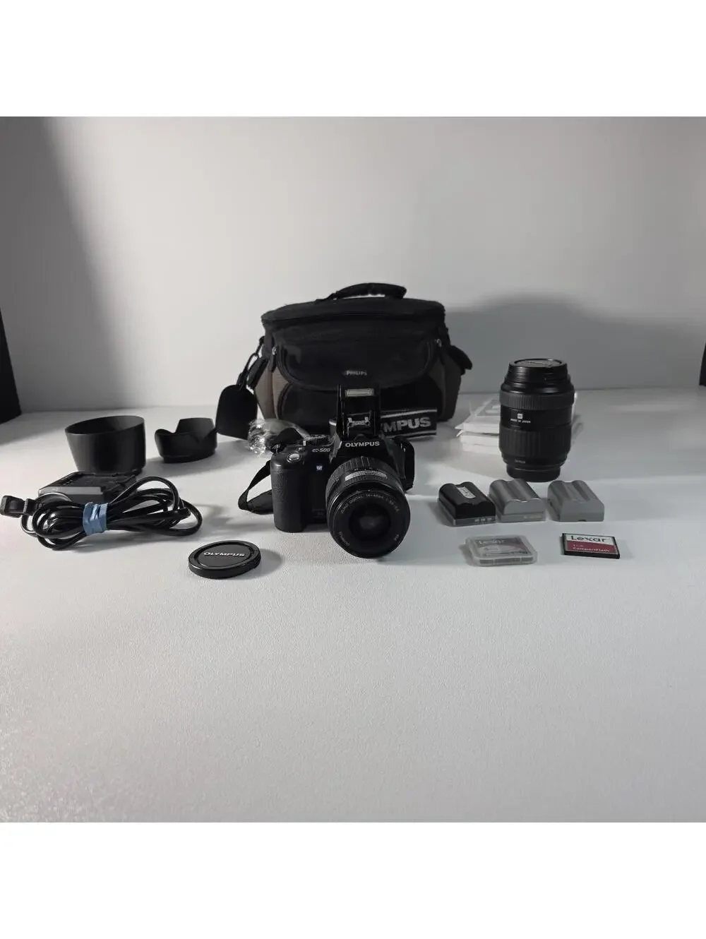 Olympus EVOLT E-500 8.0MP Digital SLR Camera Kit Bundle